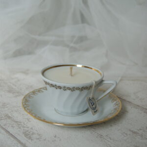 bougie spéculoos • bougie parfumée gourmande • bougie artisanale • bougie parfum biscuit • bougie tasse vintage • bougie seconde main • bougie décorative • bougie upcyclée • bougie senteur biscuit