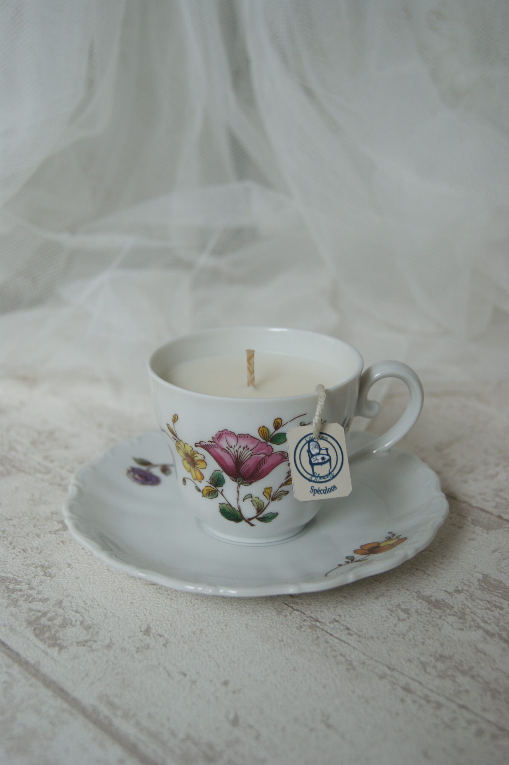 bougie senteur speculoos dans tasse ancienne fait main en france cire soja
