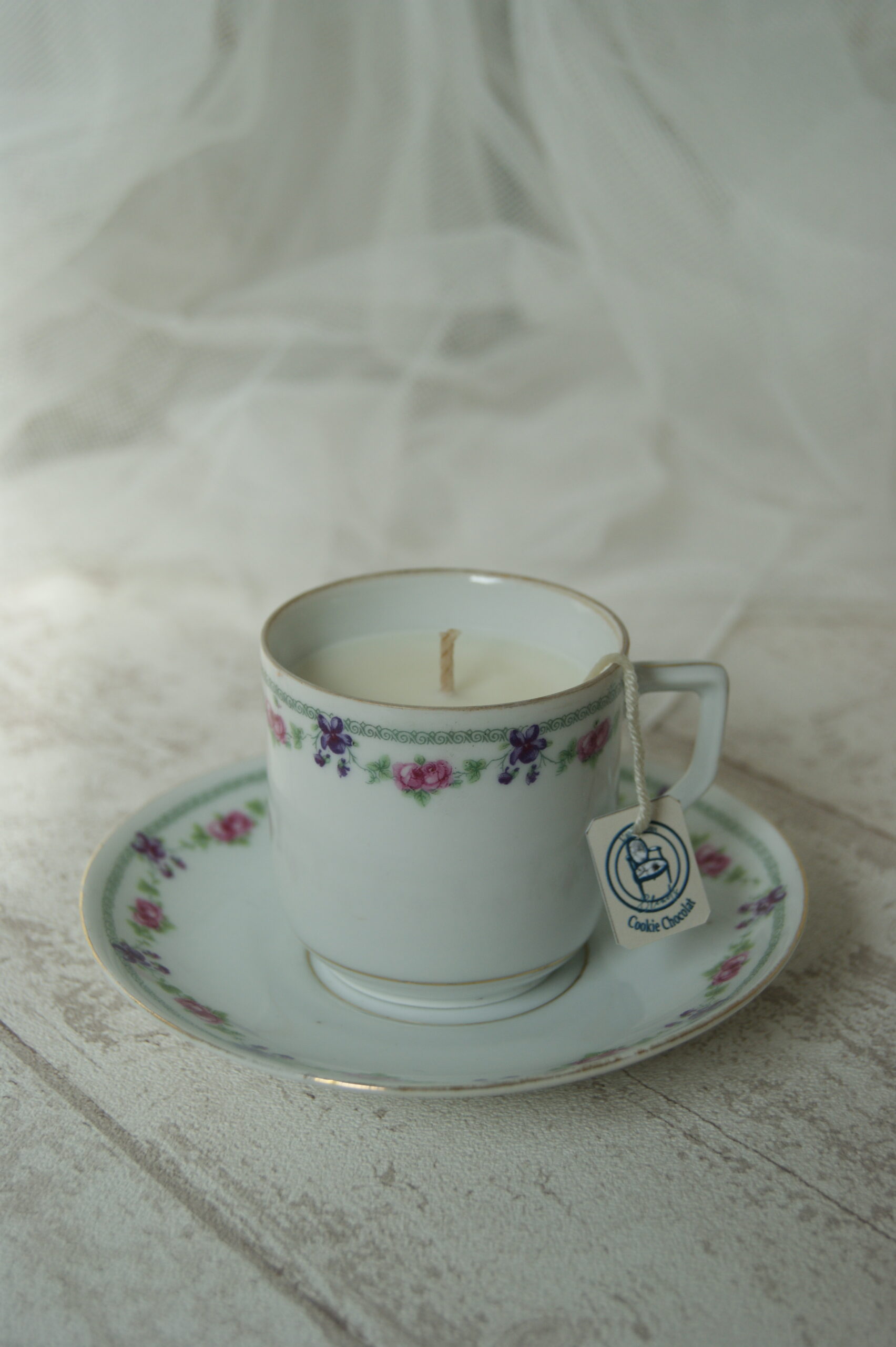 bougie cookie chocolat dans tasse ancienne fait a la main en france cire de soja