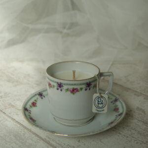 BOUGIE SENTEUR CAPPUCCINO DANS TASSE ANCIENNE fait en france cire de soja