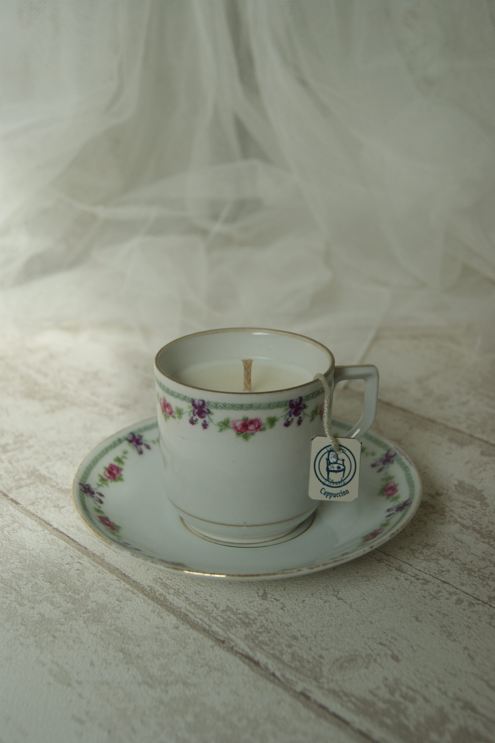 BOUGIE SENTEUR CAPPUCCINO DANS TASSE ANCIENNE fait en france cire de soja